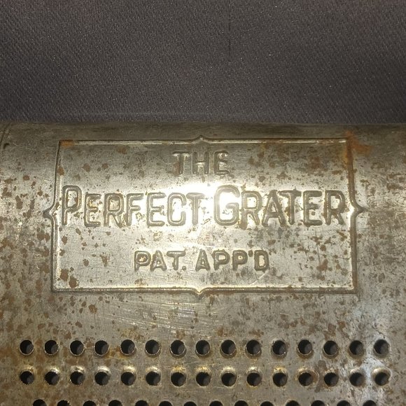 Vintage set of 4 - 3 "The Wonder Shredder" and 1 "The Perfect Grater" - Picture 11 of 11